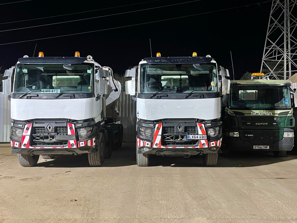 Renault volumetric ready-mixed concrete Mixer Truck Side View Wembley